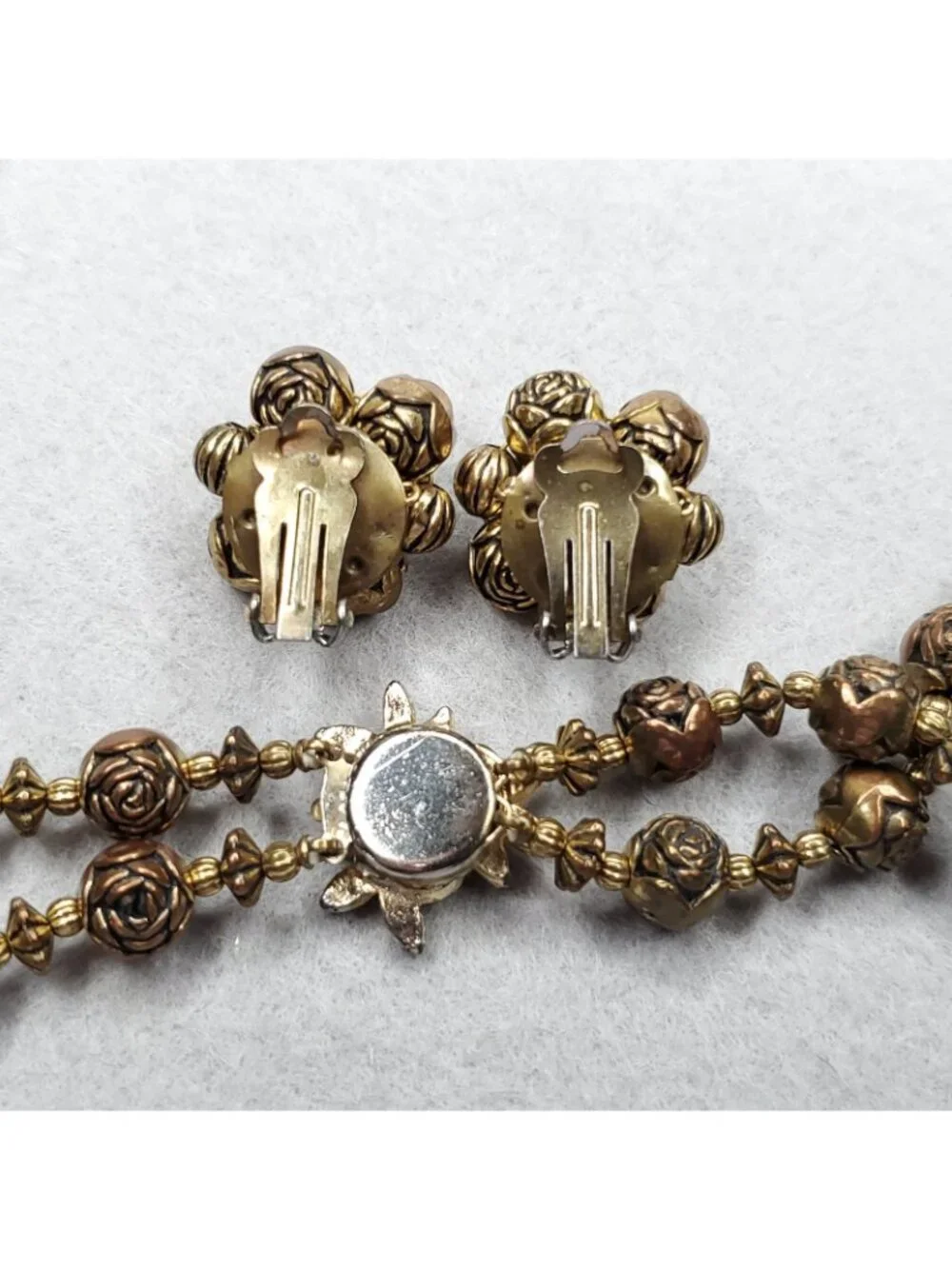 Vintage Beaded Necklace Clip On Earring Set Copper Gold Tone Rosebud 21